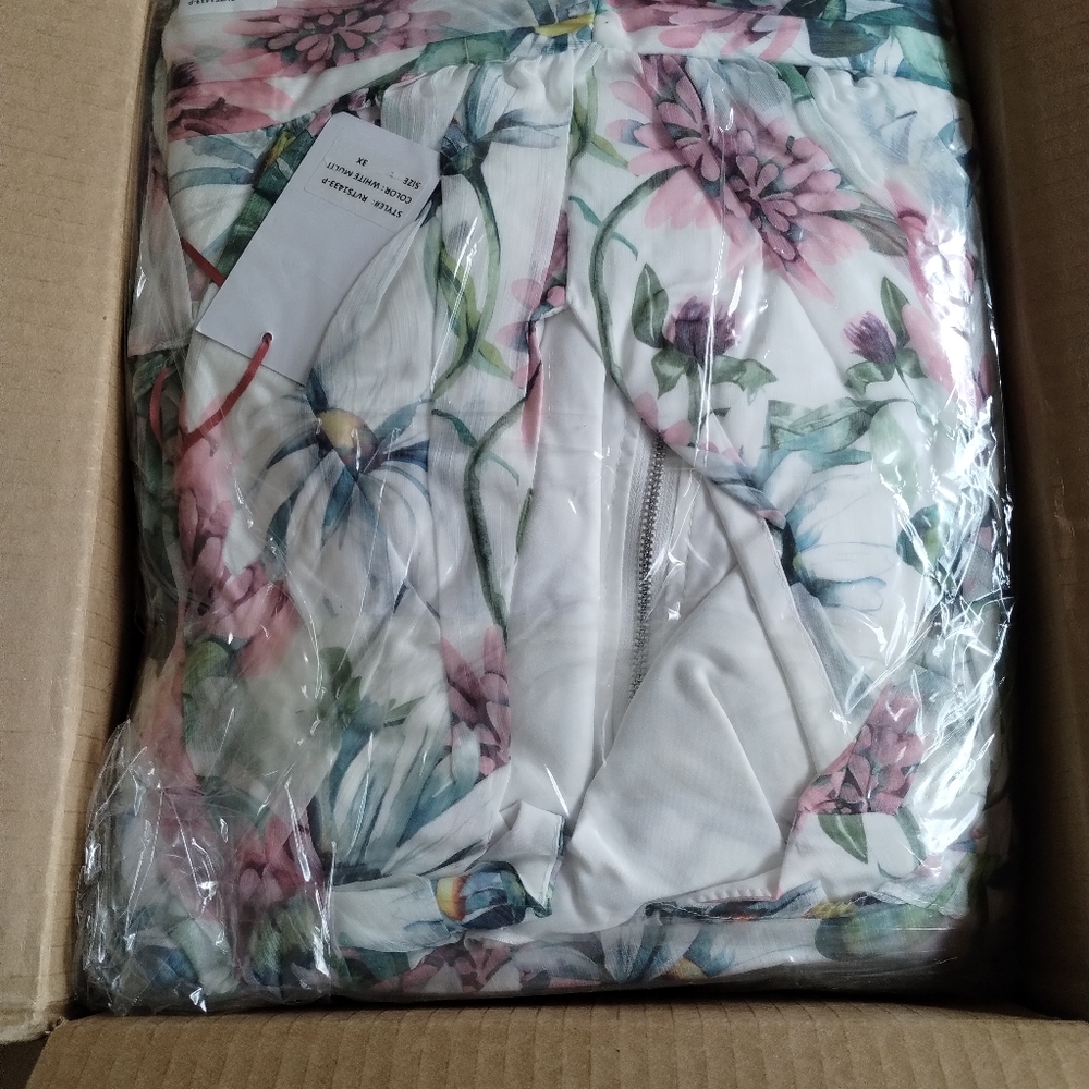 Floral two piece set, long puff sleeve top, and flowy maxi skirt. - Picture 5 of 9